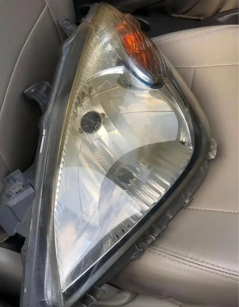 Headlamp avanza old