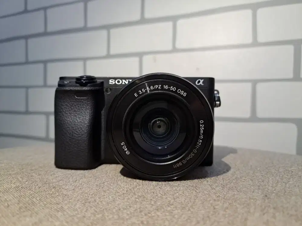 Sony A6400 Lensa Kit 16-50mm