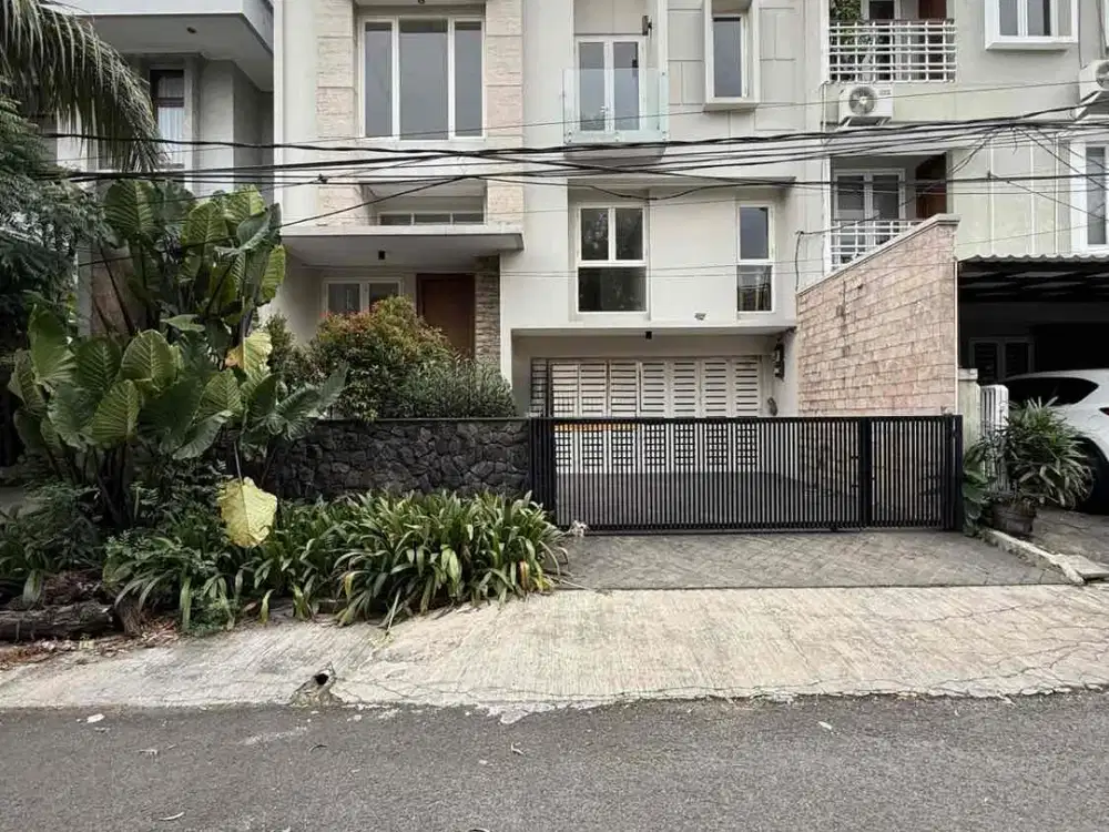 Rumah Dijual di Kebayoran Baru, Jakarta Selatan, Dalam Komplek, Siap Huni