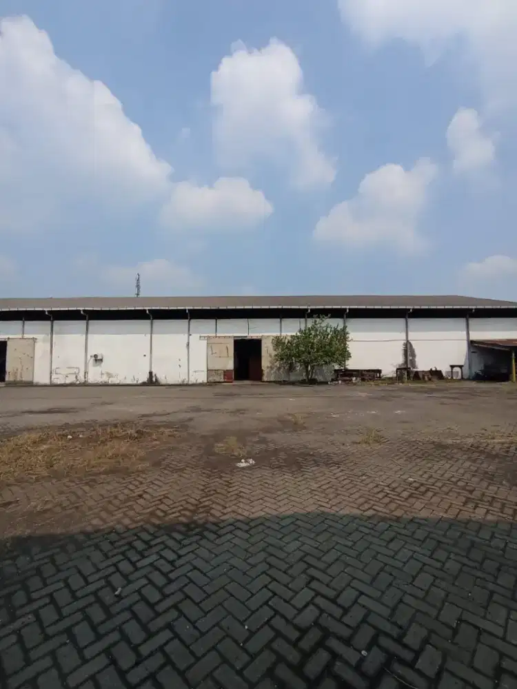 Dijual Gudang Raya Taman Sidoarjo Nol Jalan Provinsi LT5828m² Industri