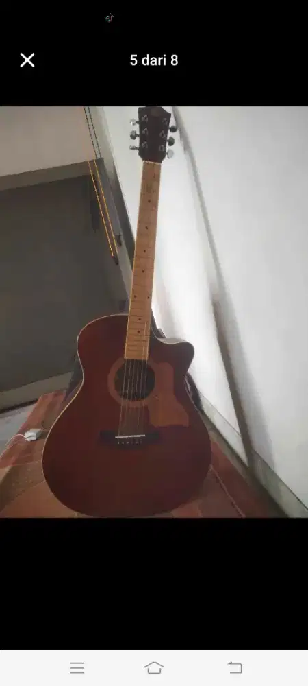 Gitar akustik ( elektrik ) merek Captain