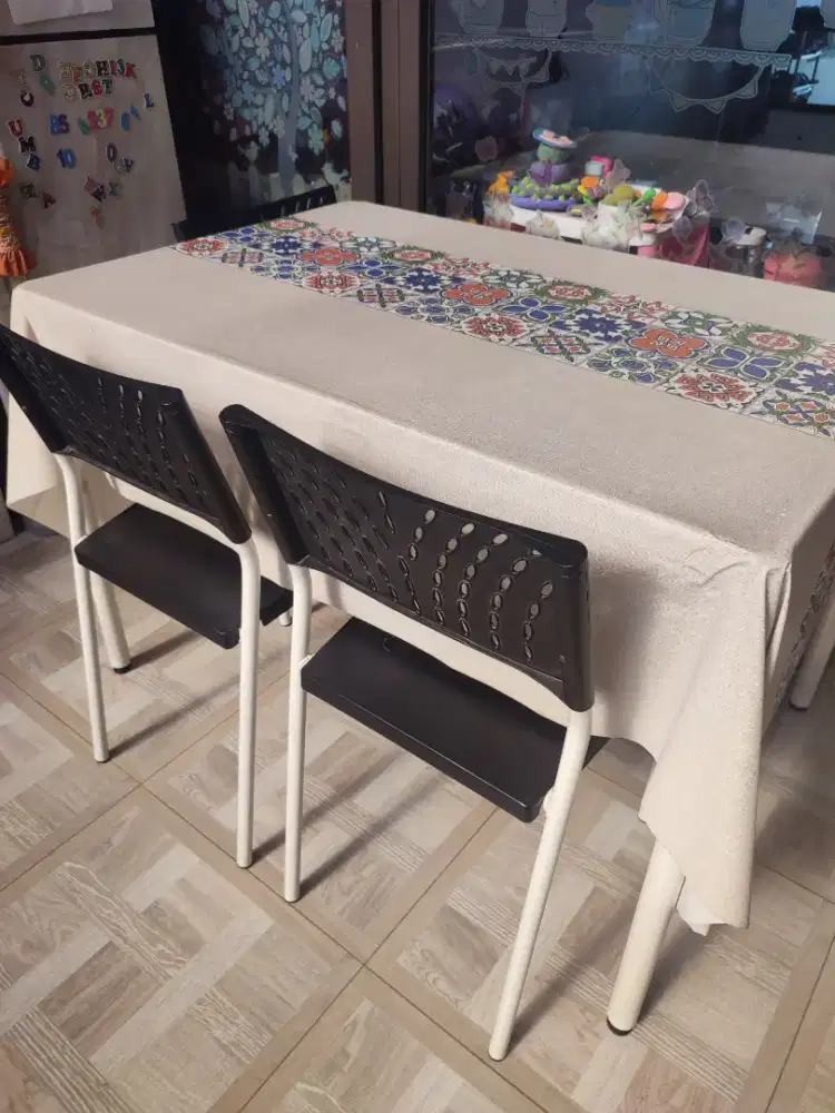 Jual Santai  !! Set Meja Makan Tempered Glass & 4 Kursi ex Informa