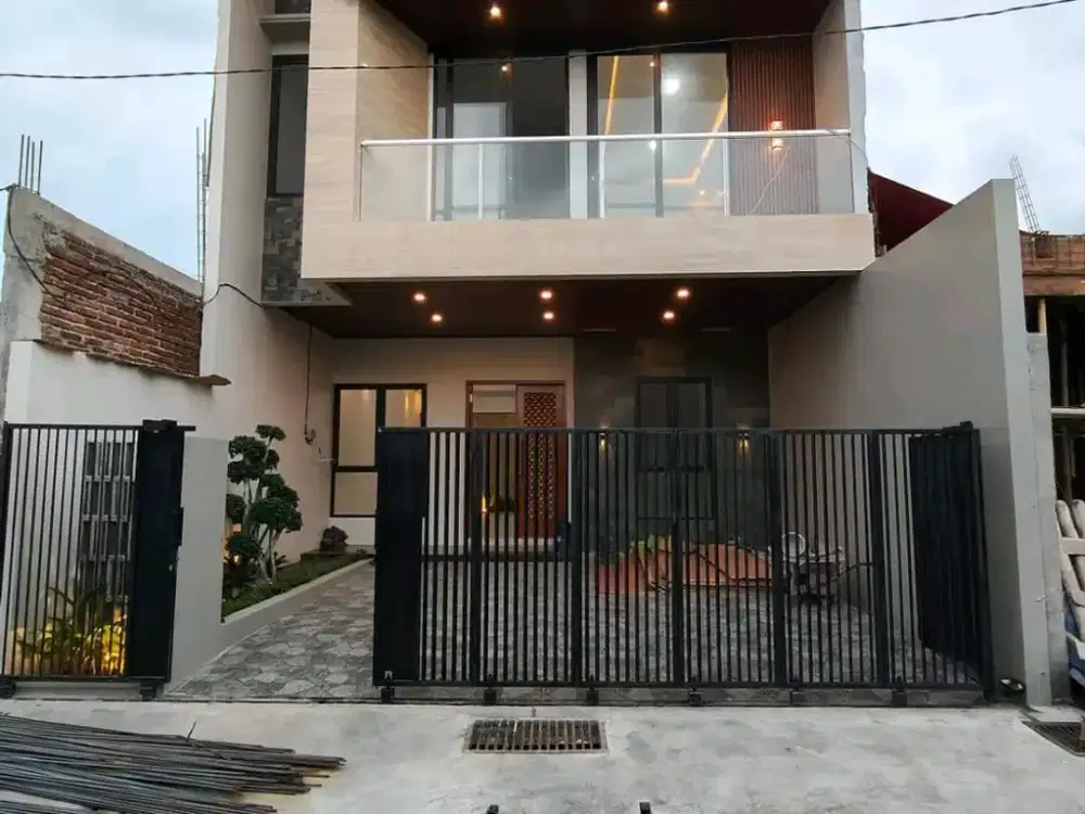 DIJUAL RUMAH BARU 2 LANTAI SIAP HUNI JL PALAGAN, SARIHARJO, NGAGLIK, SLEMAN 15 MENIT KE MALIOBORO YOGYAKARTA