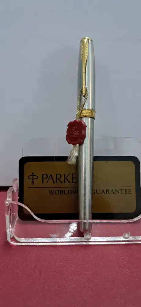 Parker sonnet Rollerball pen in Fliyghter GT/matte silver gold