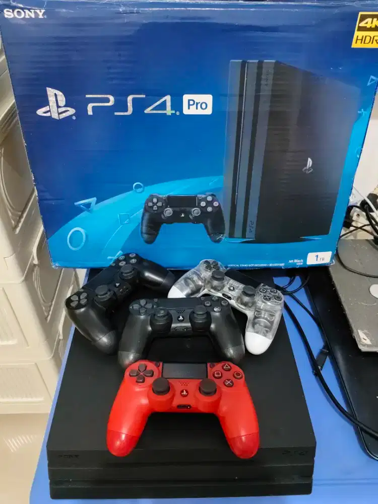PS4 Pro Ori 1TB kondisi Bagus fullset full game 4 Stik