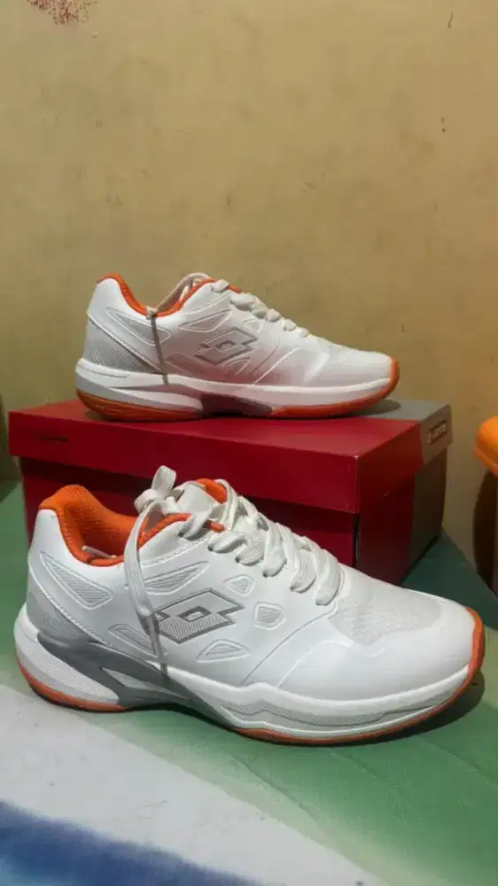 Sepatu Lotto Padel