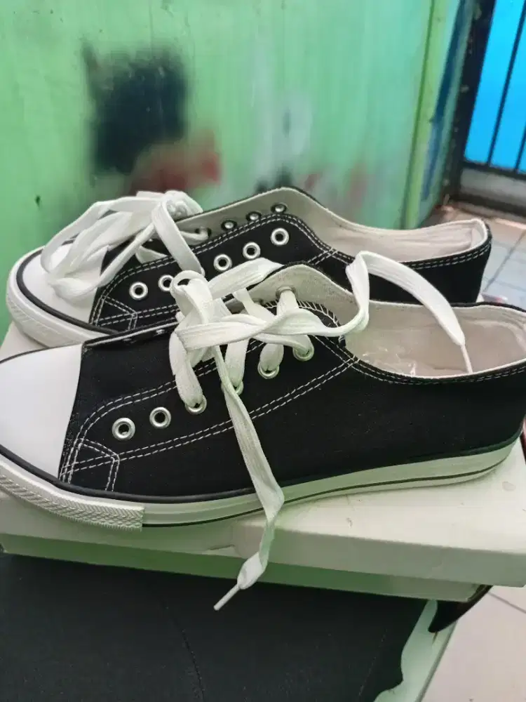 JUAL SEPATU CASUAL MODEL CONVERSE SIZE 44
