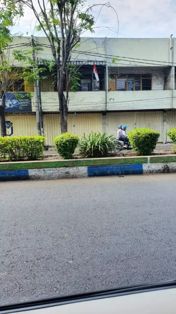 Disewakan ruko 2 lantai jl. Soekarno hatta, pasuruan