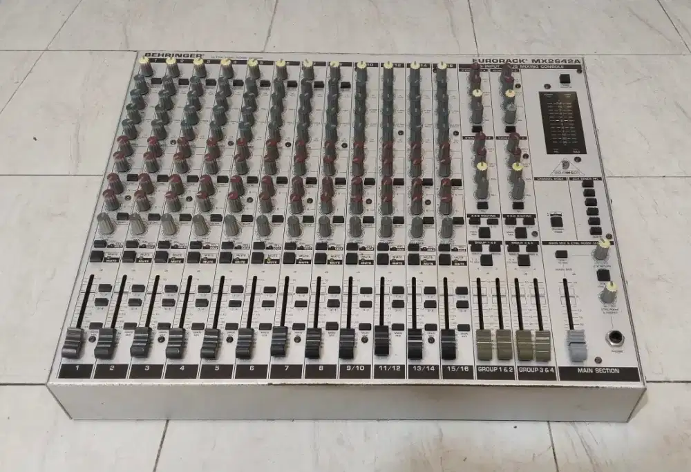 Mixer Behringer MX2642A 12 Canel Kondisi Normal Masih Mulus