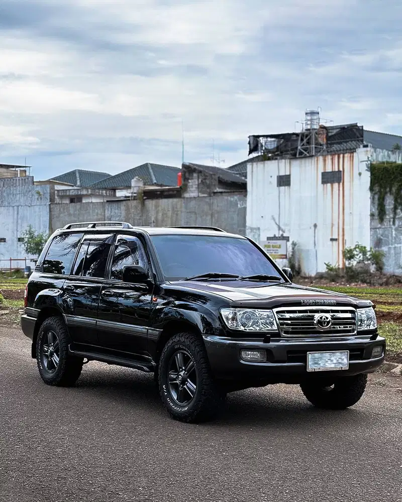 Toyota Land Cruiser VX100 2003