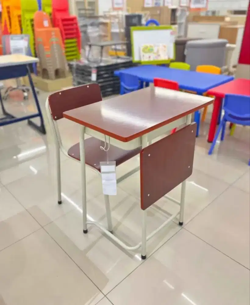 Kursi dan Meja Belajar Veda Selma