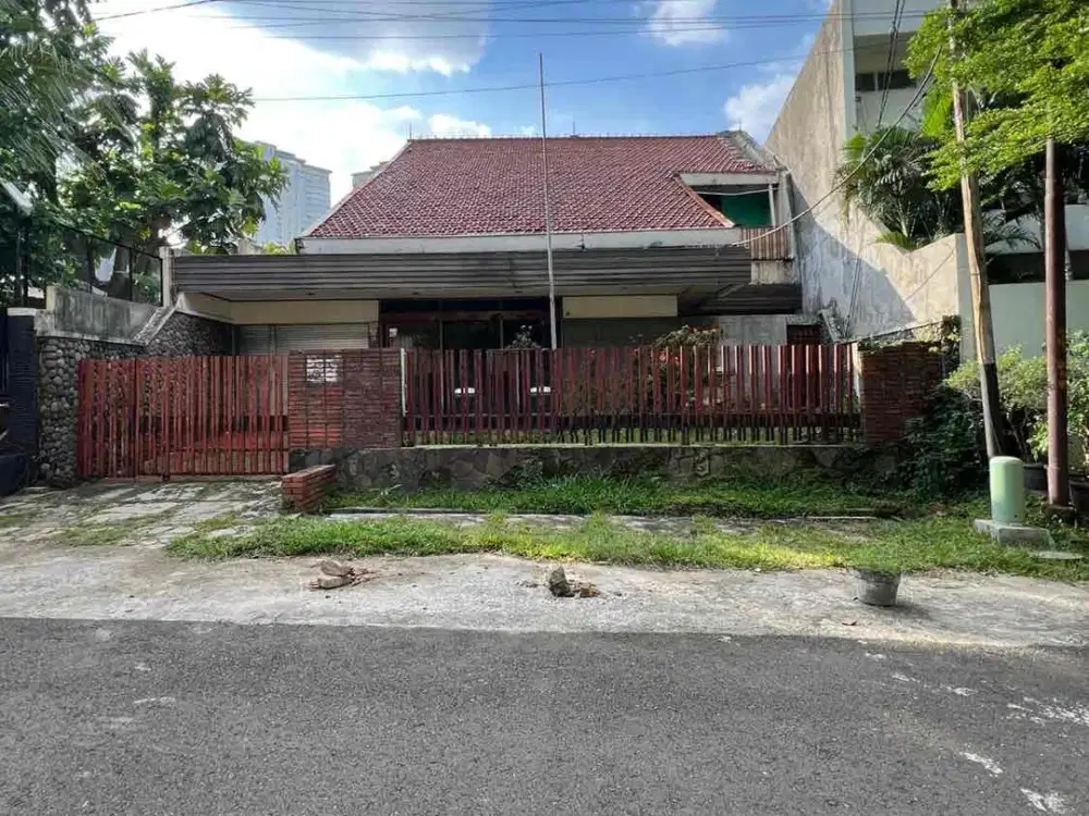 Rumah Kebayoran Baru Dalam Komplek, Jalan Lebar – LT 270 m², SHM, Lokasi Premium