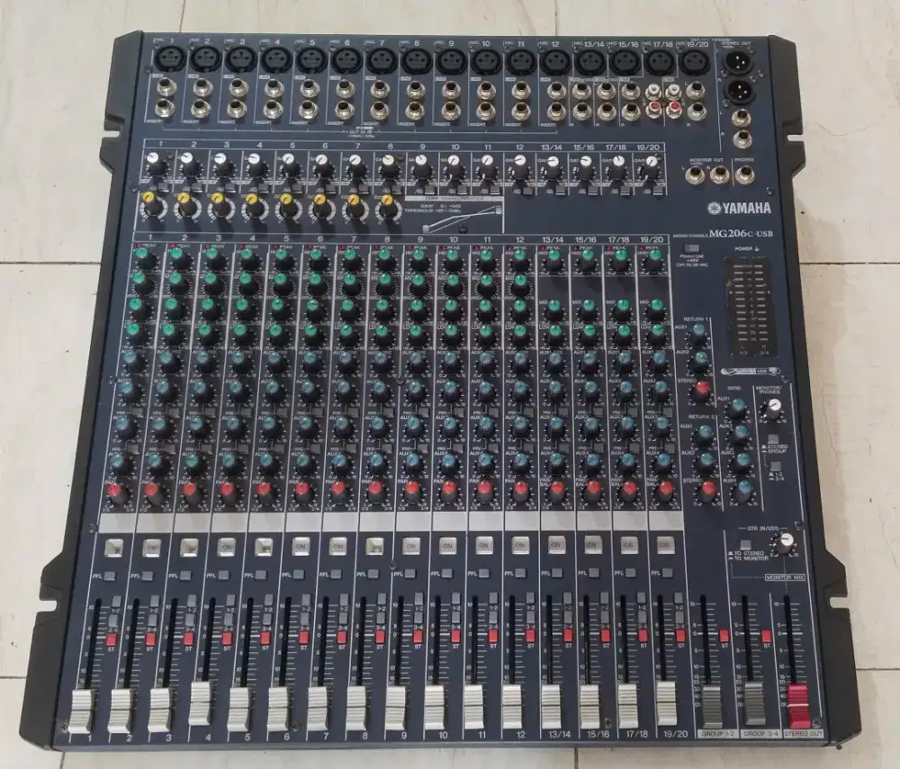 Mixer Yamaha MG206C 16 Canel Kondisi Normal