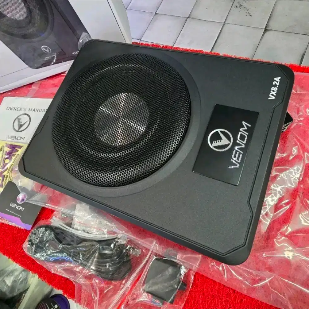 Subwoofer Kolong Aktif VENOM VX 8.2 A Subwoofer Aktif VENOM 8 in bekas