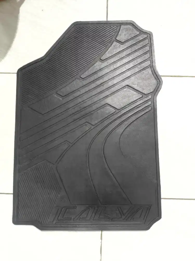 Karpet Lantai Mobil Calya/Sigra Full Set