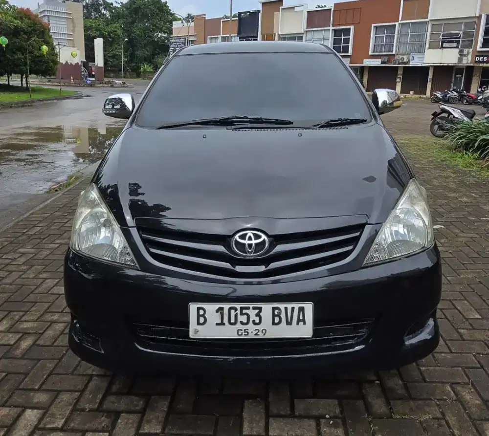 Toyota Kijang Innova 2011 Bensin