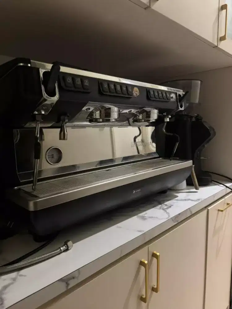 Mesin kopi simonelli appia life dan grinder simonelli