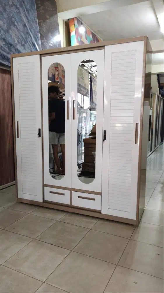 Lemari Pakaian Besi 4 Pintu 160 cm Anti Karat Anti Rayap Tahan Lama
