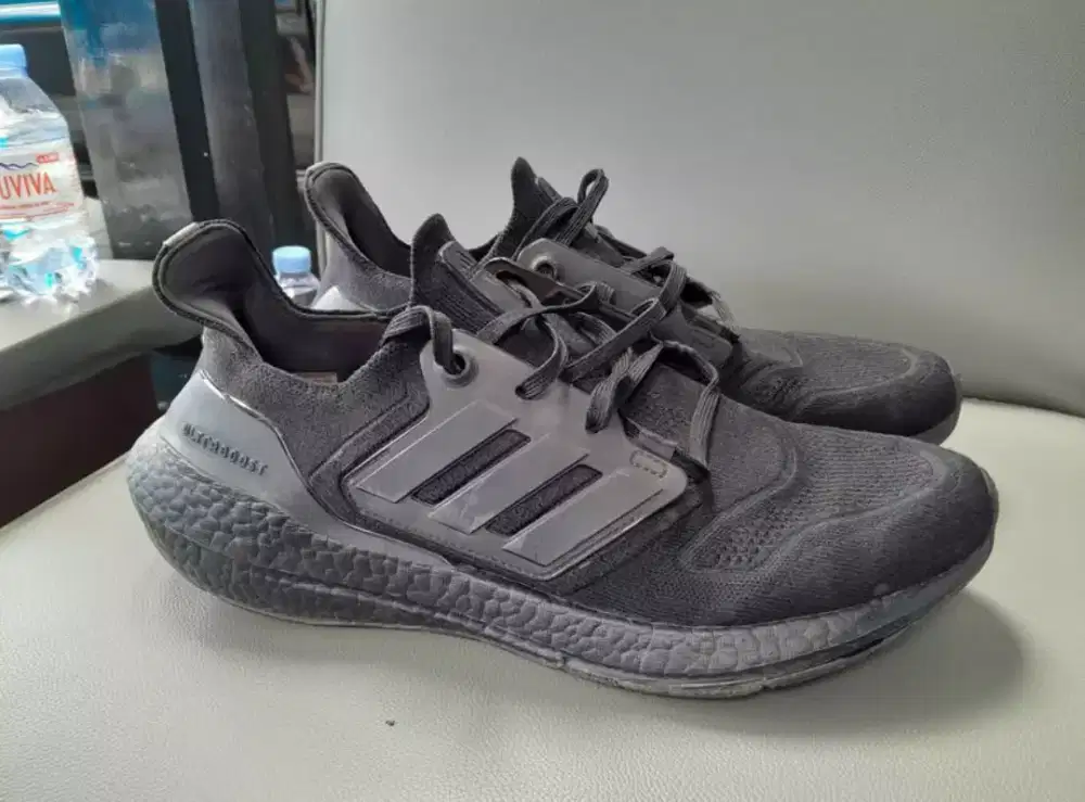 adidas ultrabooster triple black size 45