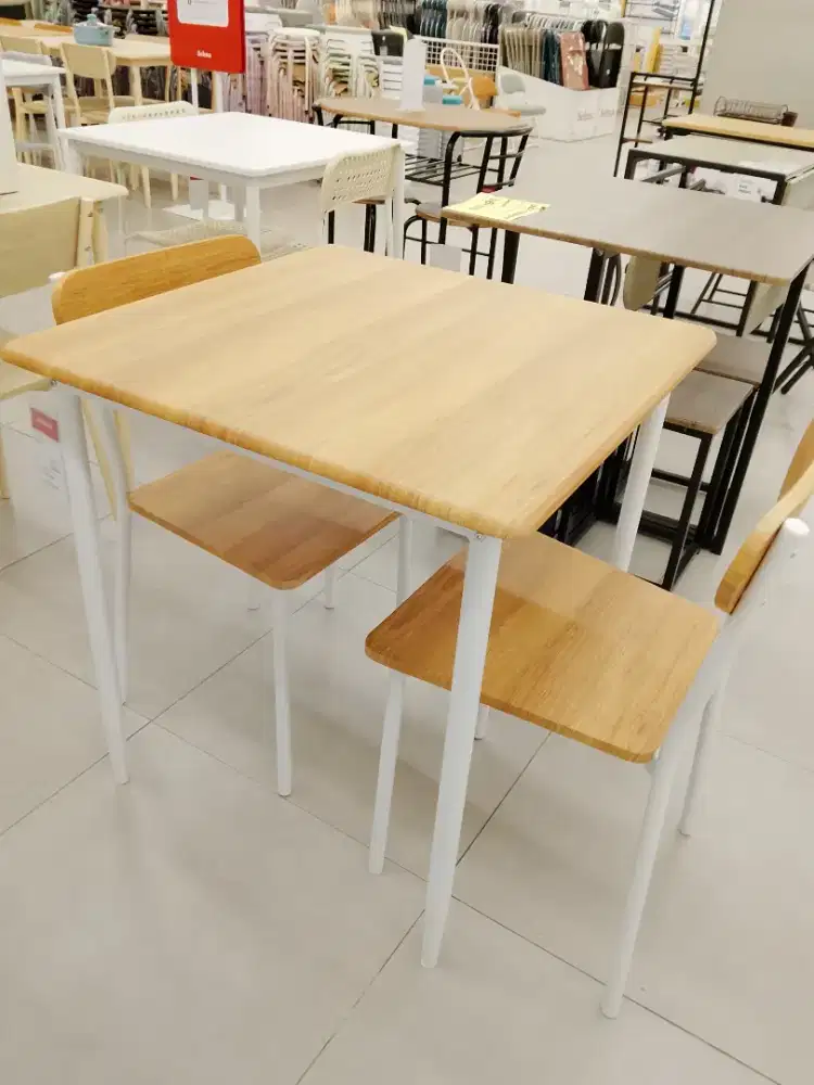 Meja makan lamira dua kursi