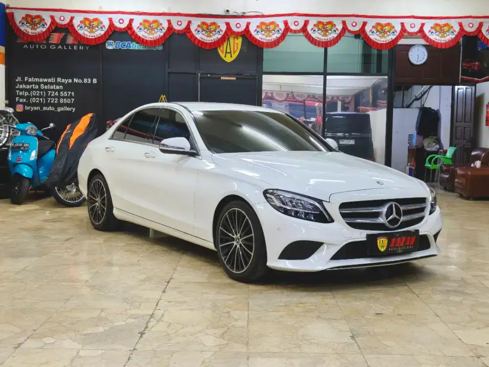 Mercedes Benz C200 EQ BOOST 2019 Putih
