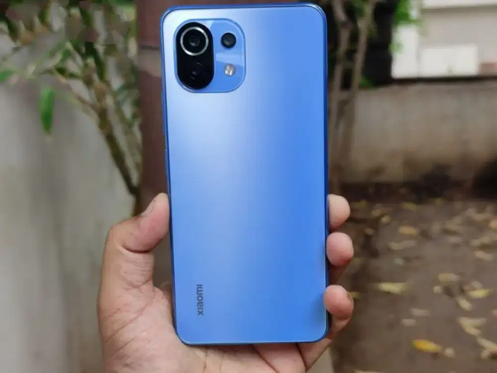 Xiomi seri Mi 11 lite 
Ram 6+5/128GB
NFC
Snapdragon 732G
Dual speaker