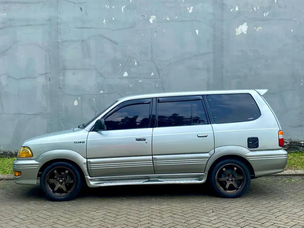Toyota Kijang 2002 Bensin
