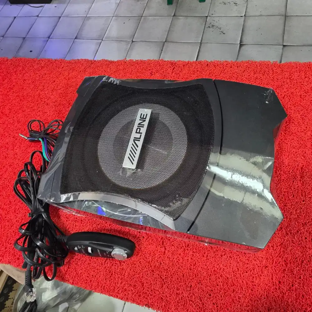 Subwoofer Kolong Aktif ALPINE PWE-T080OC Subwoofer ALPINE 8 in