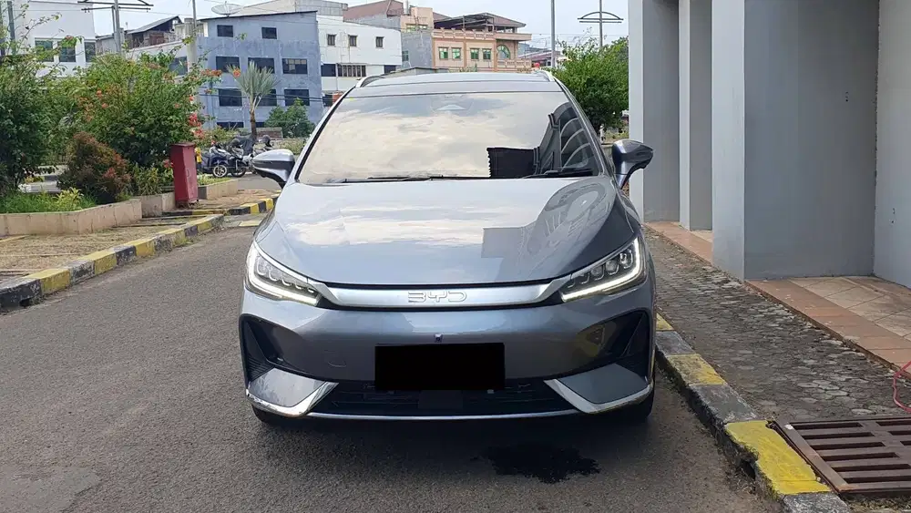 BYD M6 M 6 Superior Captain 6 Seater EV Grey On Brown 2025 Brand New