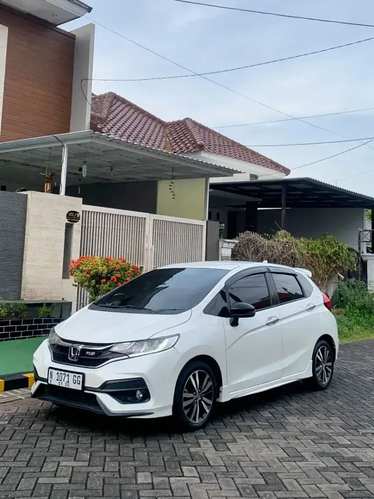 ( KM 40 RB )JAZZ RS CVT MATIC 2019