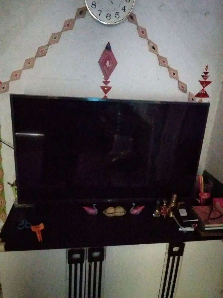 Tv lcd 43 inc merk LG