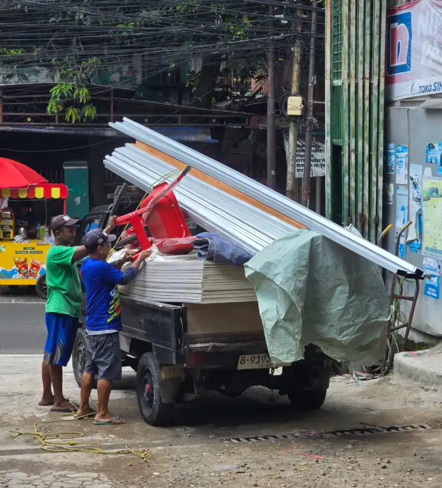 Supir material angkat barang