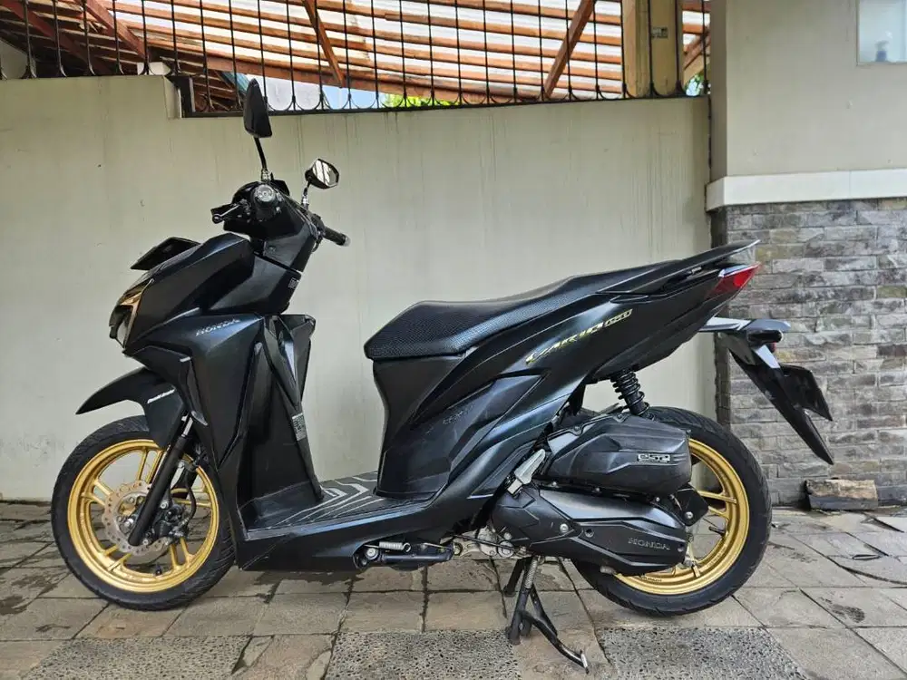 DIJUAL CEPAT Honda Vario 150 2021 HITAM KEYLESS