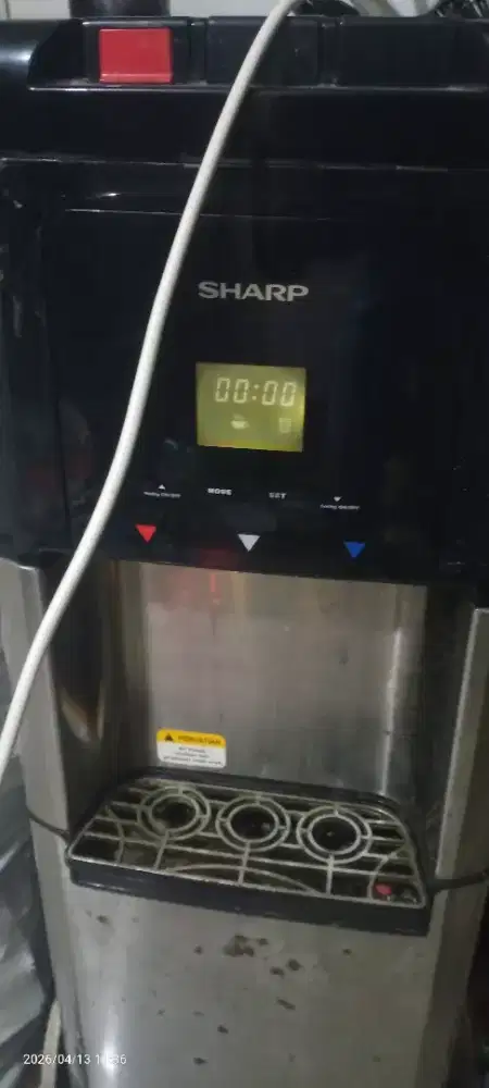 Jual aja nih dispenser merk Sharp mesin hidup minus g bs nyedot air