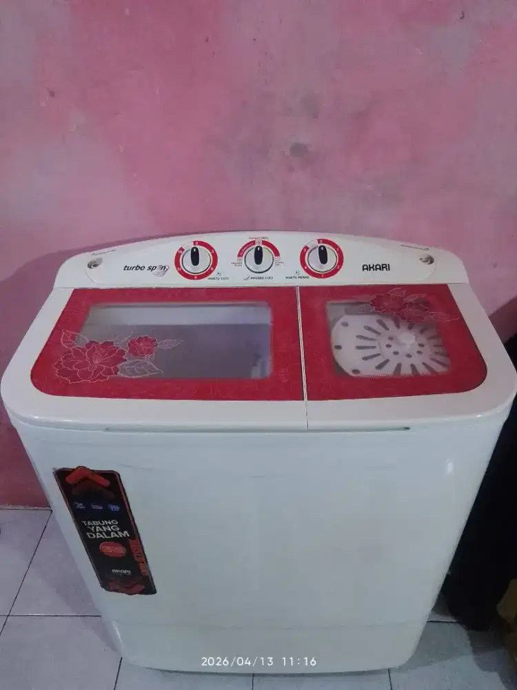 Mesin Cuci AKARI + Kulkas SHARP