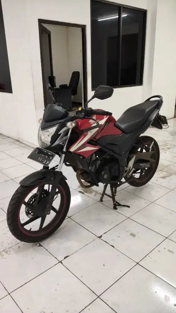 Honda CB150R 2015