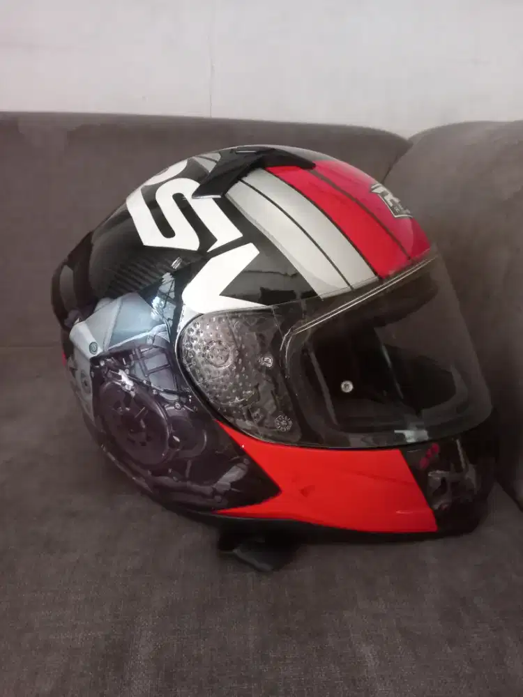 Helm RSV warna merah hitam type R22.05