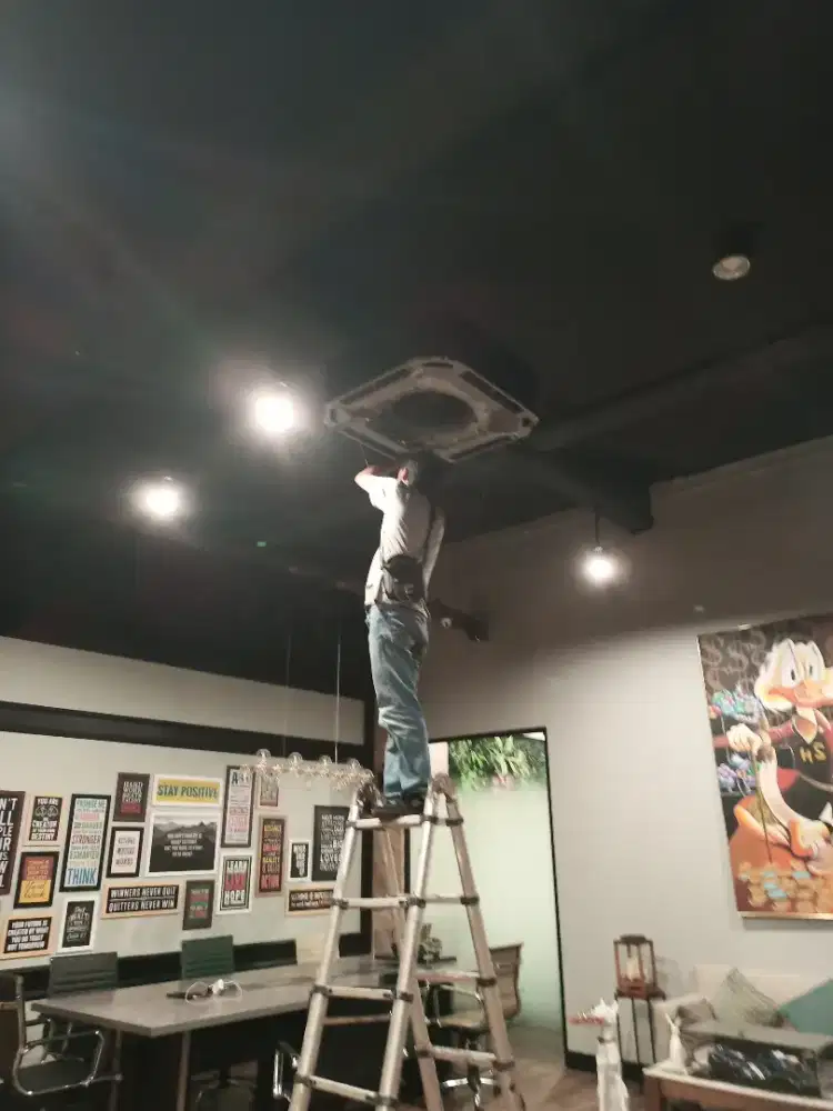 Dibutuhkan kenek dan teknisi AC, di tanjung priok