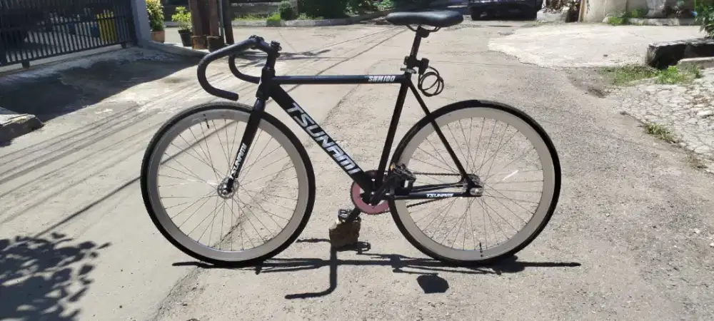 Sepeda fixie baru