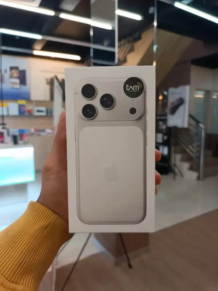 Promo Diskon iPhone 17 Promax 512GB Silver Free Adaptor TG Softcase