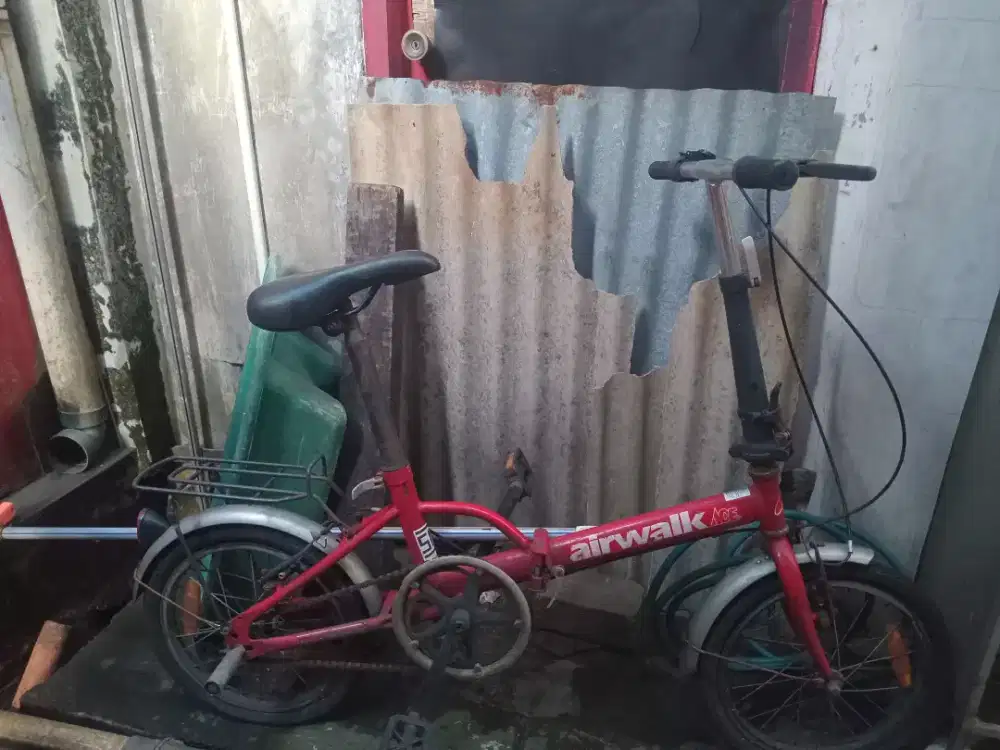 Sepeda lipat kondisi bekas