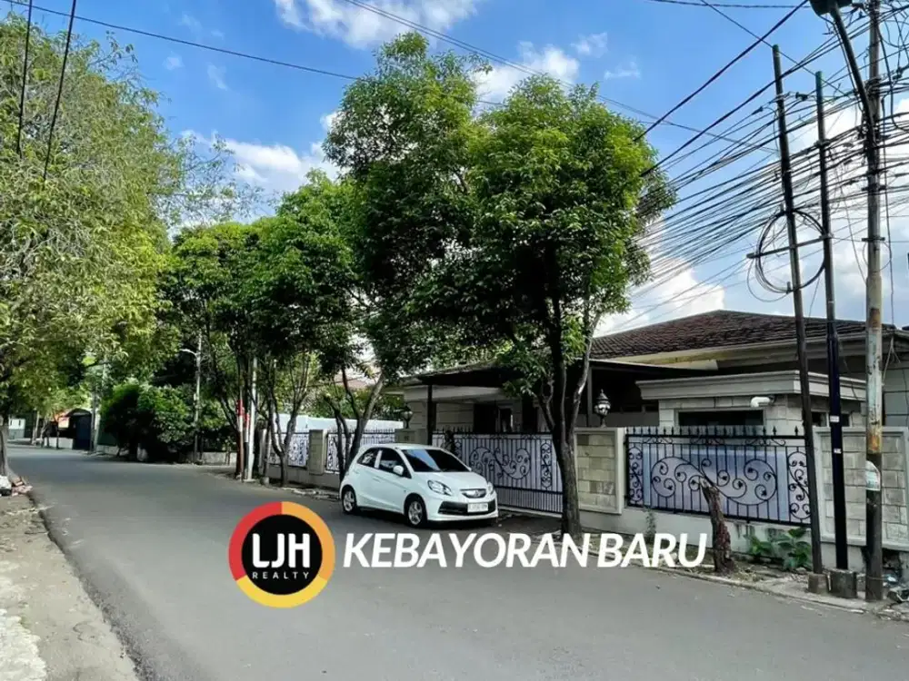 Rumah Hoek Boulevard Pinggir Jalan di Radio Dalam, Kebayoran Baru, Jakarta Selatan