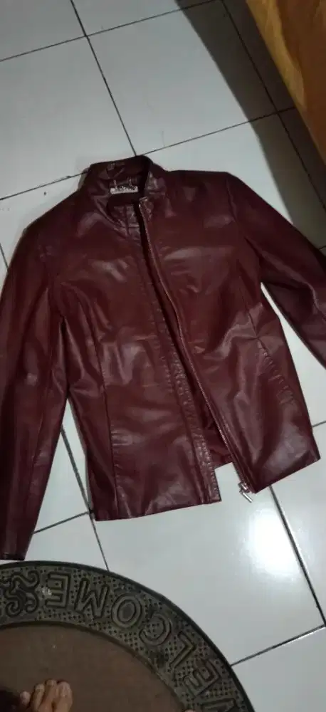 Jaket kulit asli sz M preloved