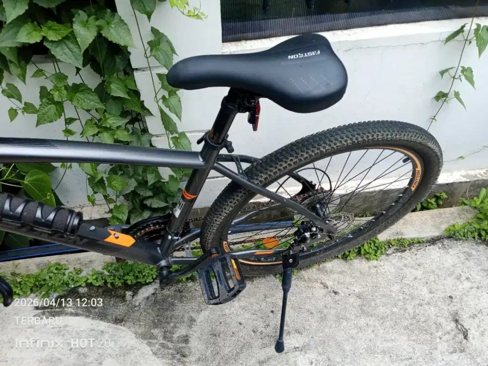 Jual sepeda bekas pemakaian 2minggu saja