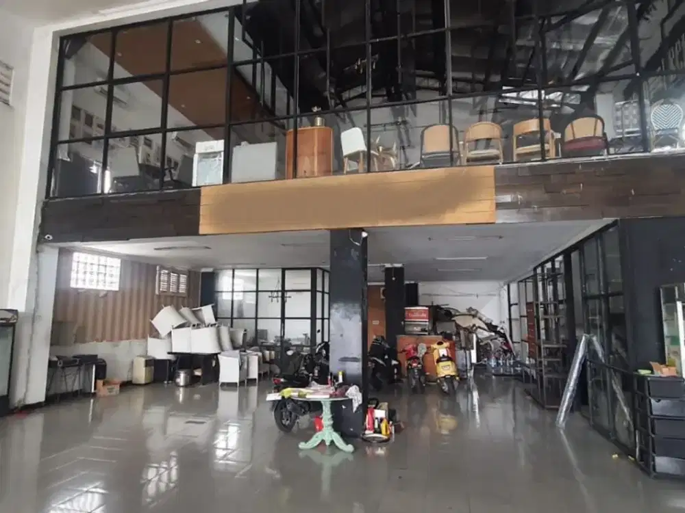 DISEWAKAN GEDUNG LUAS COCOK UNTUK SHOW ROOM MOBIL, RESTO, SINDUADI, MLATI, SLEMAN, JOGJA