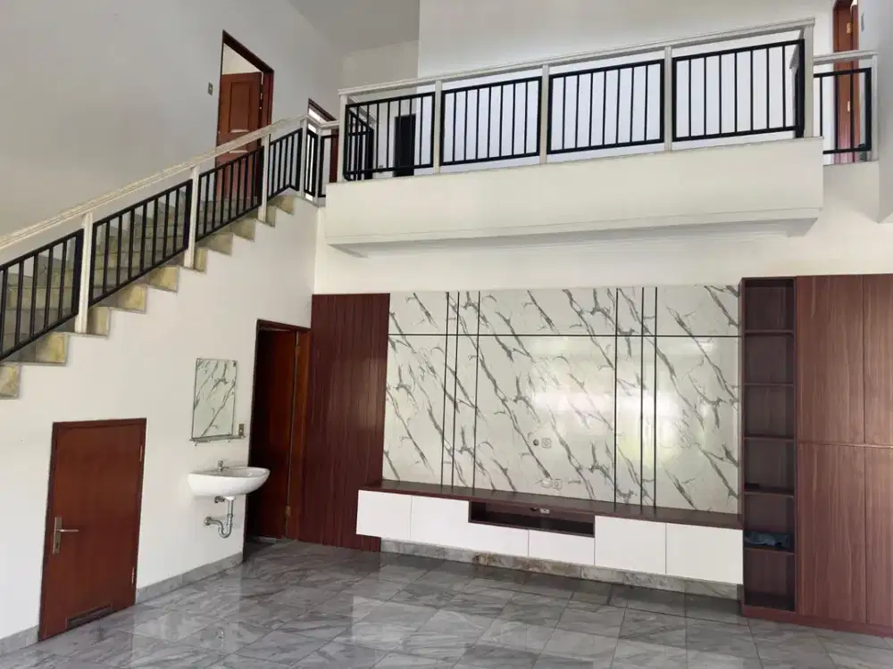 Nice House with Modern Minimalist Design Located in Prime Area of Pondok Indah