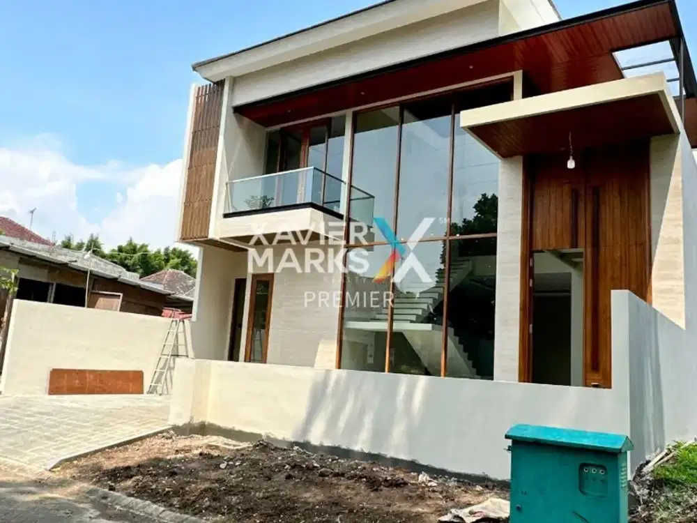 Dijual Baru Gress Rumah Modern 2Lt Bonus Furnish Dg Smart Door Lock Lingkungan Aman Lokasi Strategis Dekat Pusat Kota dan Kampus Ternama di Araya Golf