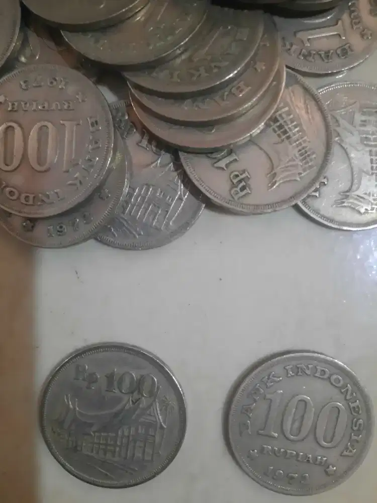 Uang Koin 100 Rupiah