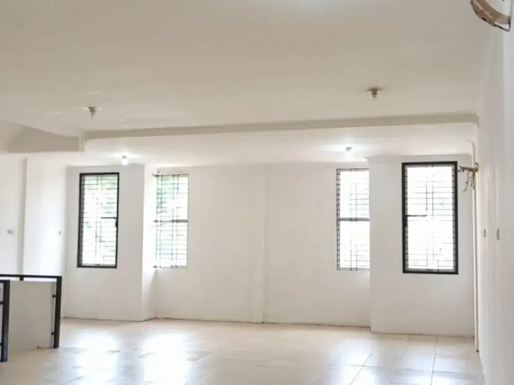 Ruko Ramai !! disewakan di Boulevard Harapan Indah Bekasi