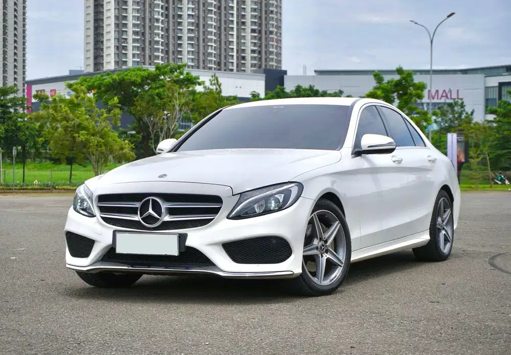 Mercedes Benz C200 W205 AMG 2018 Putih Mulus Siap Pakai Low DP